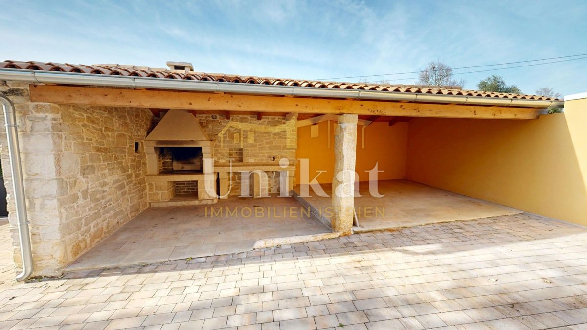 Dvojna kuća con garage e ampio giardino